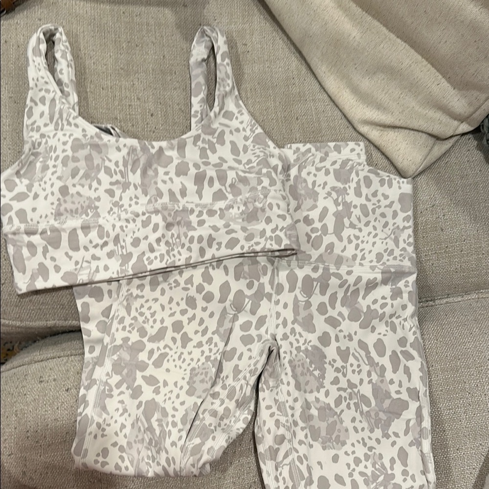 lululemon athletica Gray Patterned Leggings and Top Set